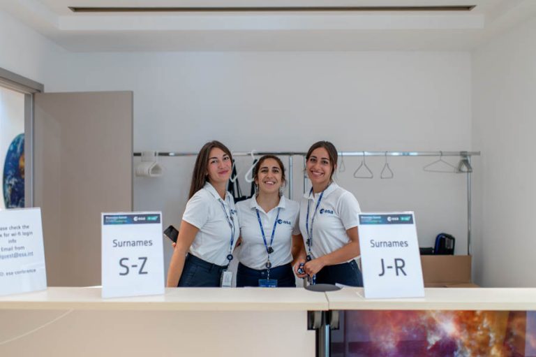 ESA_DAY1_001