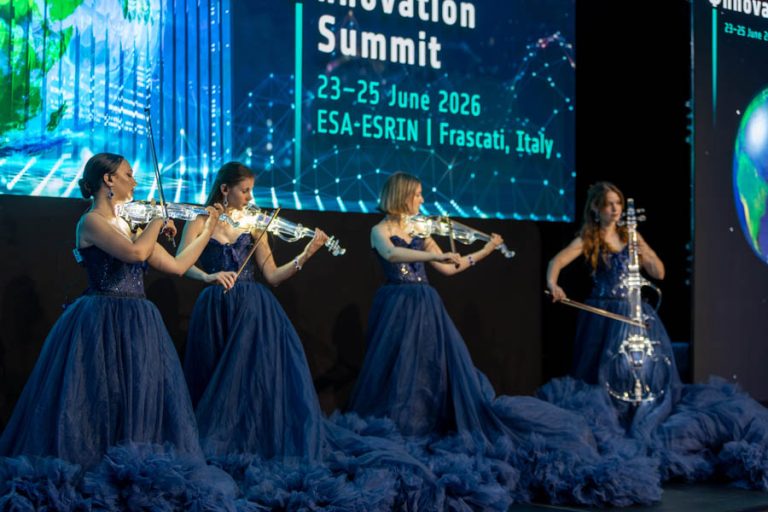 ESA_DAY1_048