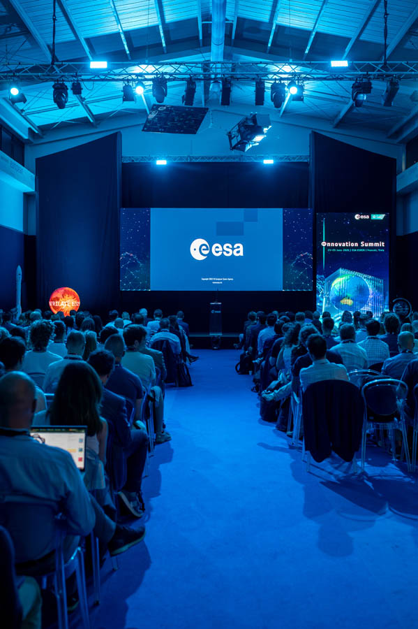 ESA_DAY1_067