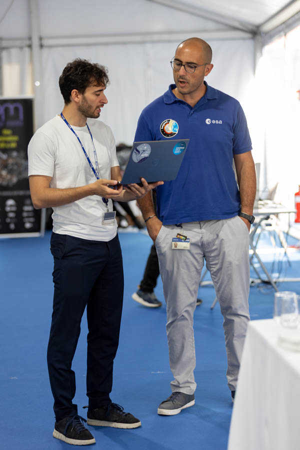 ESA_DAY2_008